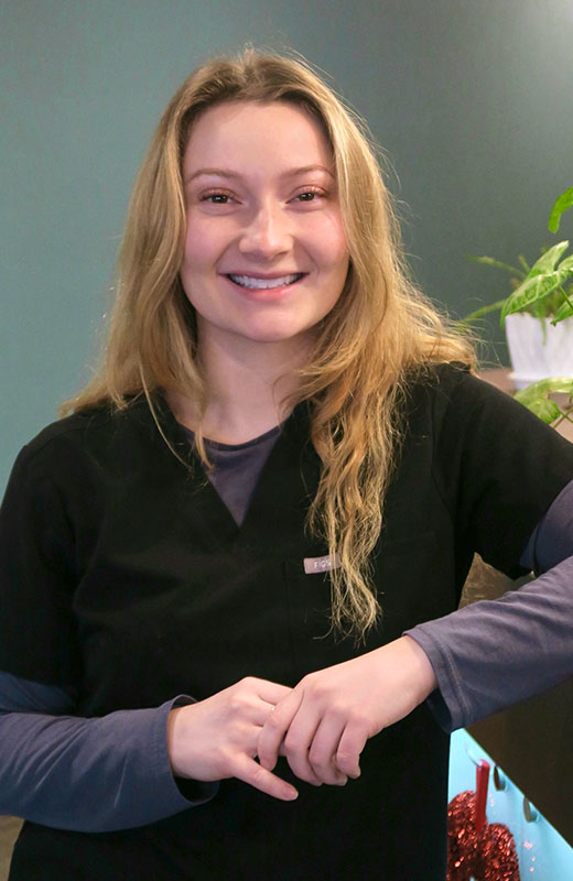 Des - Registered Dental Assistant - Sebastopol Orthodontics
